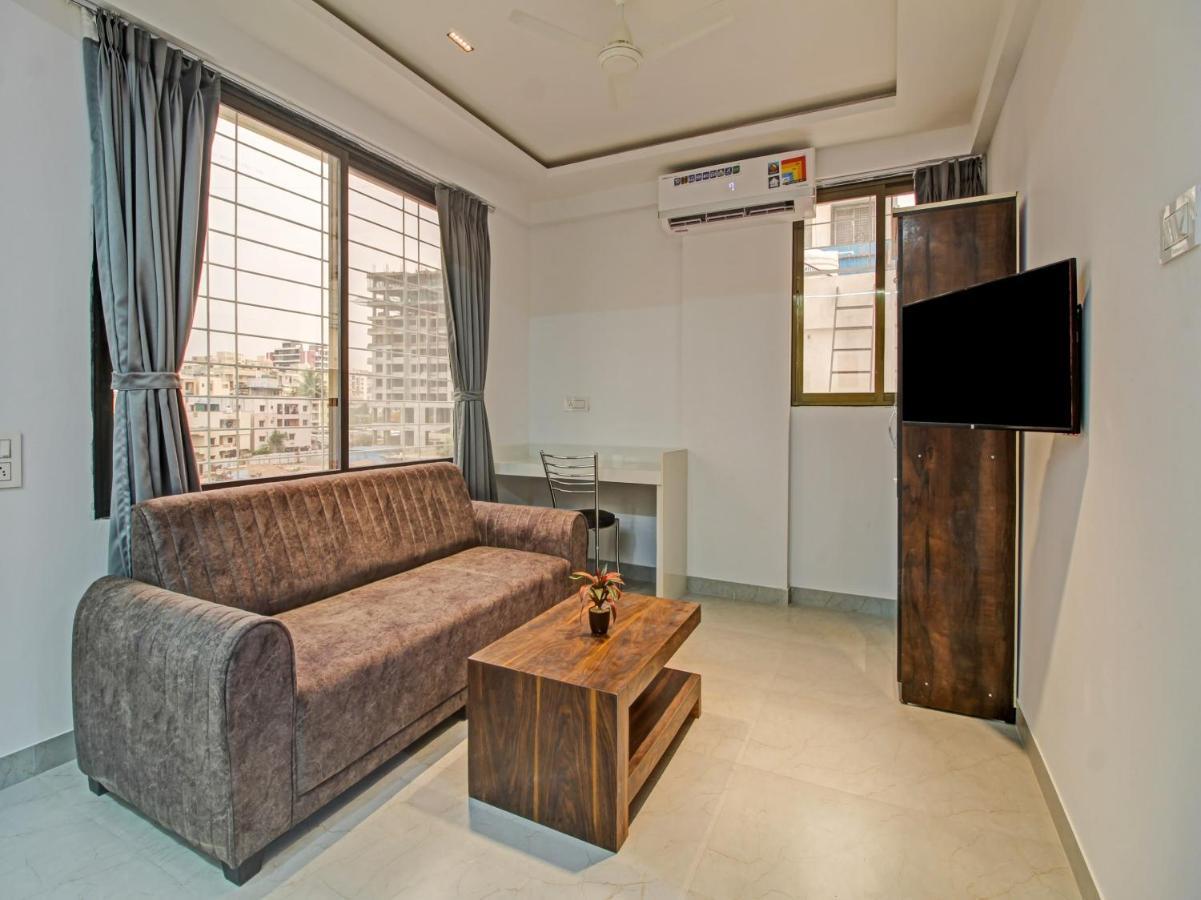 Hotel Collection O Crystal à Pimpri-Chinchwad Extérieur photo