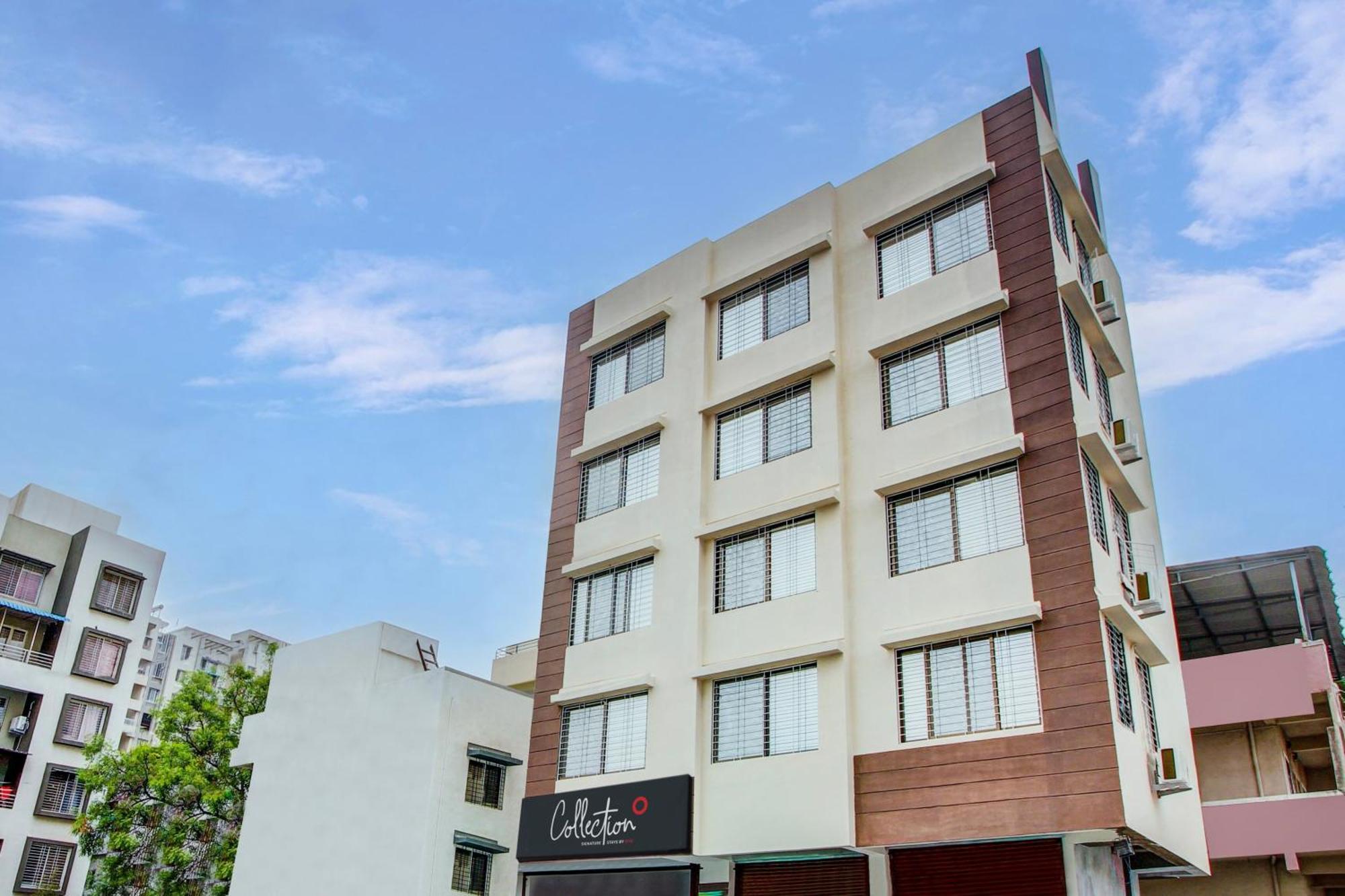 Hotel Collection O Crystal à Pimpri-Chinchwad Extérieur photo